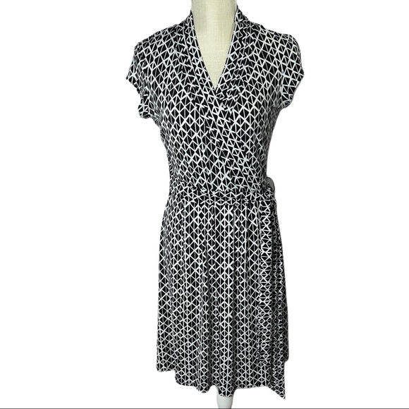 Like New “Liz Claiborne” Dress - Picture 1 of 9